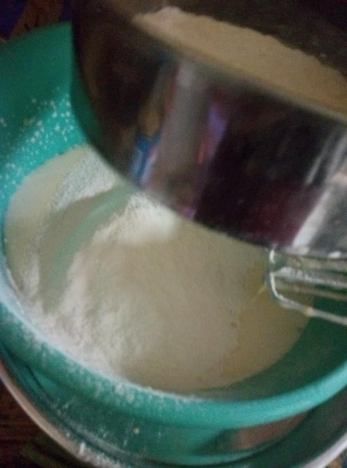 Sade Ama Çok Güzel ve Çok Kolay Bir Kek Tarifi!