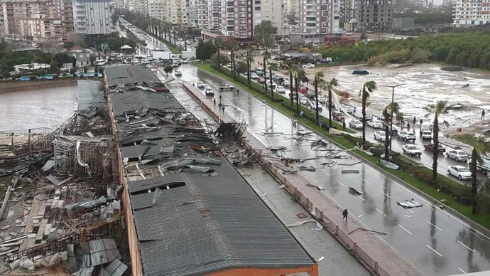 Antalya'da Meydana Gelen Hortumda 1 Kişi Öldü, 1 Kişi Aranıyor