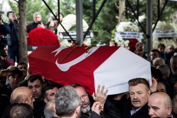 Ayşen Gruda Toprağa Verildi
