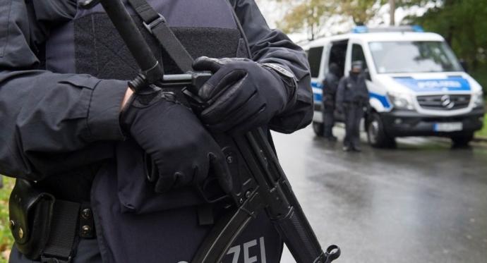 Berlin Polisi, Memurlarının Kalbini Çalan Kadını Arıyor