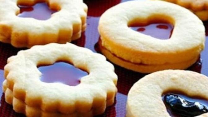 Kendin Pişir Kendin Ye: Ev Yapımı Reçelli Bisküvi!