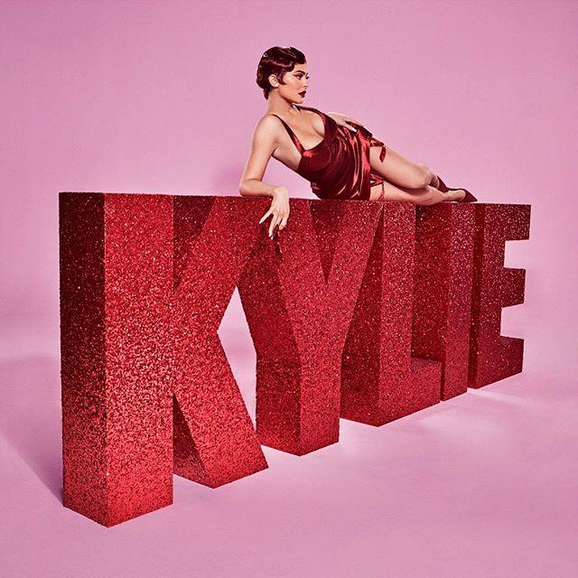 Kylie Jenner'dan 14 Şubat'a Özel Ürünler