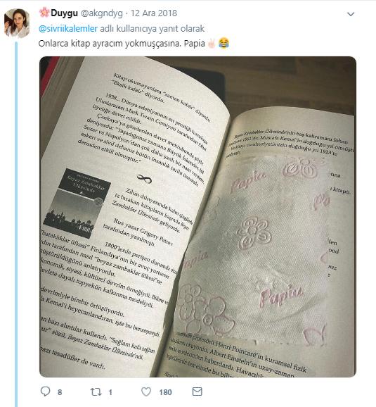 Twitter Kullanıcıları Kitap Ayracı Olarak Kullandıkları Şeyleri Paylaştı ve Ortaya İlginç Fikirler Çıktı!