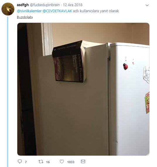 Twitter Kullanıcıları Kitap Ayracı Olarak Kullandıkları Şeyleri Paylaştı ve Ortaya İlginç Fikirler Çıktı!