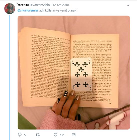 Twitter Kullanıcıları Kitap Ayracı Olarak Kullandıkları Şeyleri Paylaştı ve Ortaya İlginç Fikirler Çıktı!