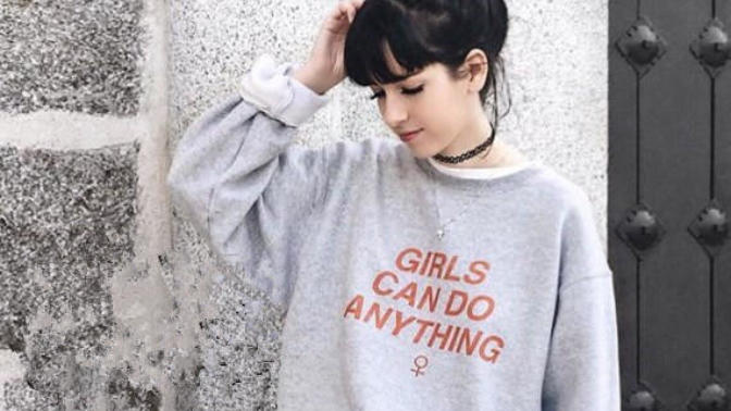 Havaların Yavaş Yavaş Isınmaya Başladığı Bu Günlerde Her Kadının Dolabında Olması Gereken Sweatshirtler