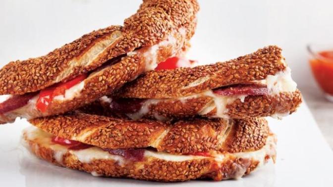 Pazar Kahvaltısına Yakışır Simit Şöleni Tarifi