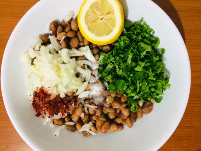Soğuk Salataların Vazgeçilmezi “Barbunya Salatası” Tarifi!