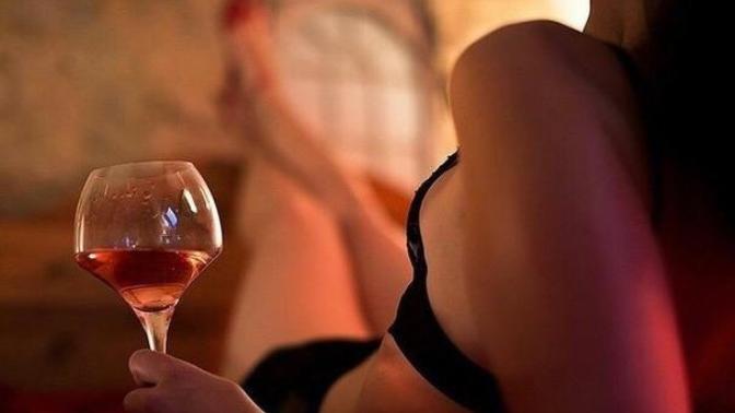 100 Üyeye Sorduk: Cinsel İlişki Öncesi Tatlı Sürprizler Nelerdir?