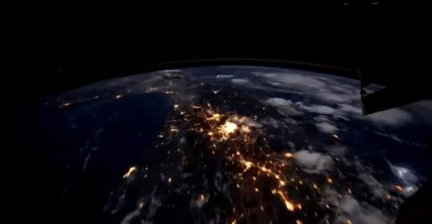 ‘NASA Aşkına!’ 197 Günlük Uzay İstasyonu Görevini Başarıyla Tamamlayan Astronotlar Dünya’ya Geri Döndü