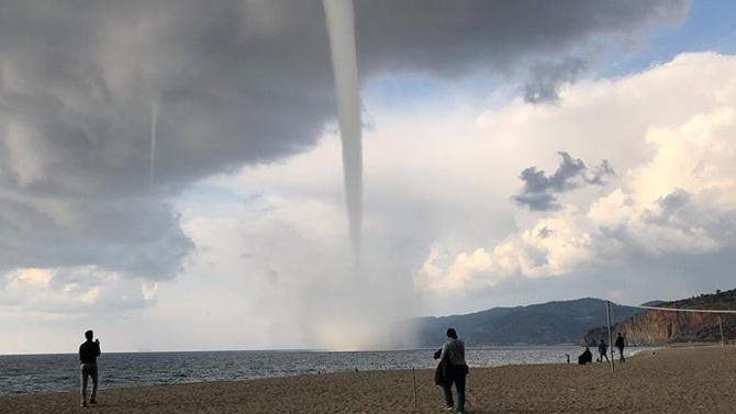Antalya'da 5 İlçede Okullar Tatil Edildi