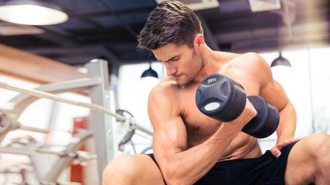 Sevgililer Günü İçin Spor Tutkunu Erkeklere Doping Etkisi Oluşturacak Bir Hediye: Tam Tekmil Spor Kombini!