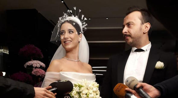 Ünlü Oyuncu Hazal Kaya Evlendi