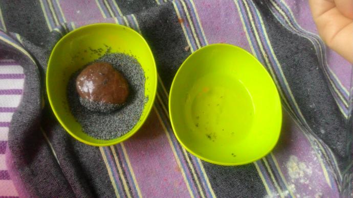 Sıradan Şekerpareye Yepyeni Lezzetler Ekliyoruz: Haşhaş Kaplamalı, Kakaolu ve Cevizli Şekerpare