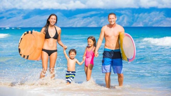 Hawaii'ye Gitmenize Gerek Yok, Ailecek Giydiğimiz Terlikler ile Bu Havayı Yakalayabiliriz!
