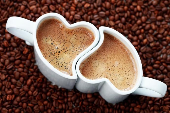 İki fincan kahve