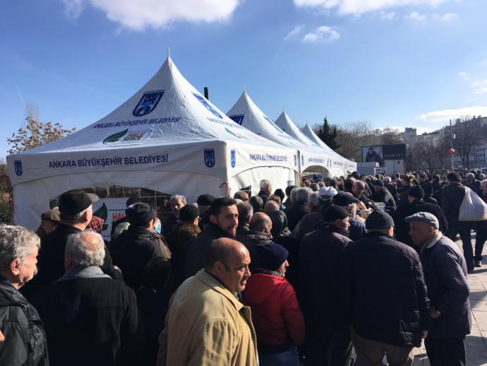 Tanzim Satış Noktalarında 1 KM Kuyruk Oluştu!