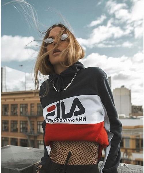 Rahatına Düşkün Kadınlar İçin 6 Sweatshirt Kombin Önerisi