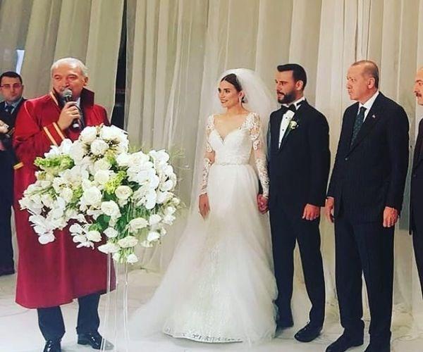 Alişan'ın Eşi Buse Varol Bir Erkek Çocuğu Dünyaya Getirdi