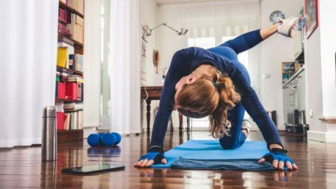 Spor Salonuna Gidemeyenler İçin Evde Yapılabilecek Etkili Egzersizler!