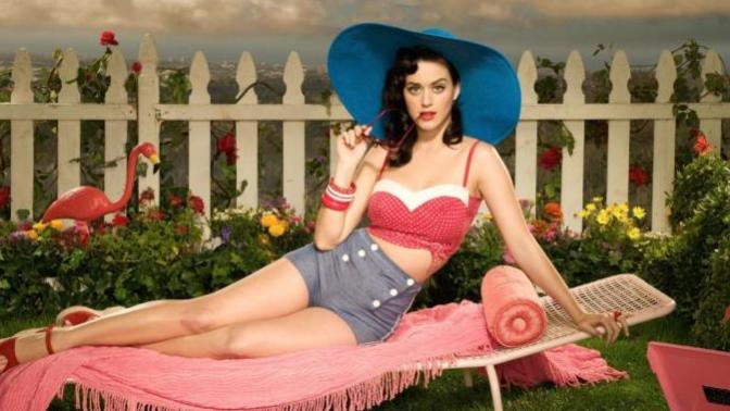 Çocuksuluk ve Seksiliğin Arafındakiler: Pin Up Kızlar