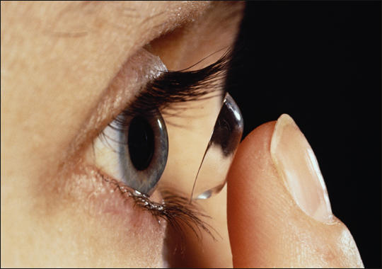 Kontak lens.