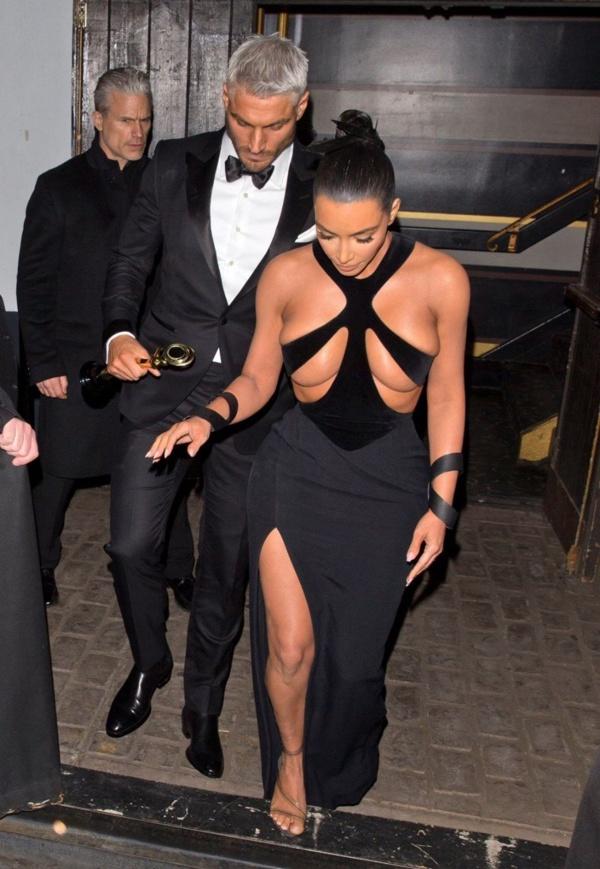 Kim Kardashian Yine Çok İddialı (Foto Galeri)