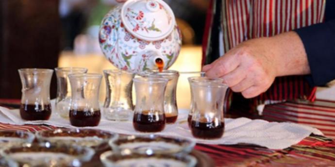 Kiminle Çay İçeceğini Xper Seviyen Belirliyor