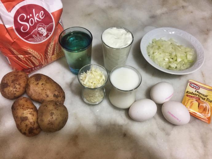 Enfes Bir Lezzet: Börek Tadında “Patatesli Kek” Tarifi!