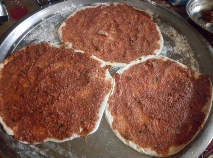 Evde Lahmacun Nasıl Yapılır? Bu Tarif Favoriniz Olacak!