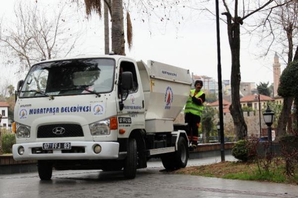 Çöpler Klasik Müzik Eşliğinde Toplanıyor