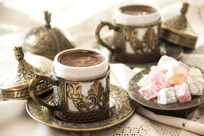 Geçmişten Günümüze Tuzlu ve Tatlı Kahve Kültürü ☕