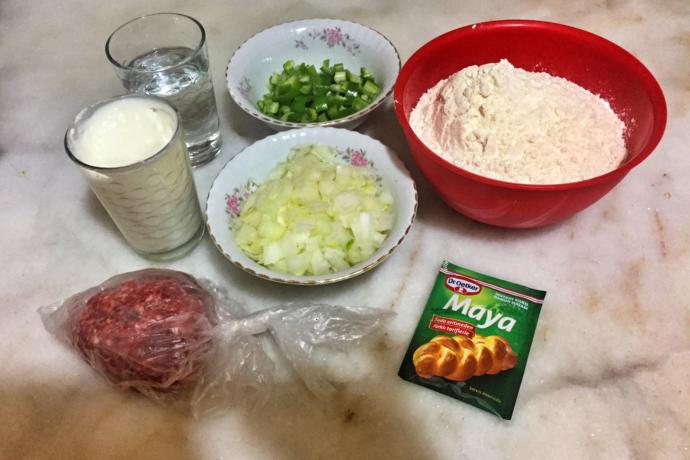 Pratik ve Kolay “Kıymalı Pide” Tarifi!