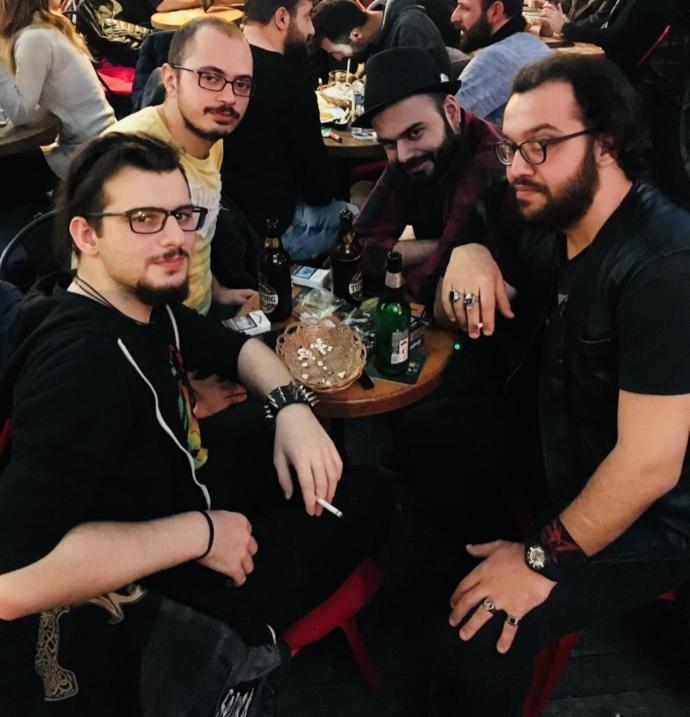 Kriz Masası Grubunun Gitaristi Ekrem Köksal ile Hoş Bir Söyleşi