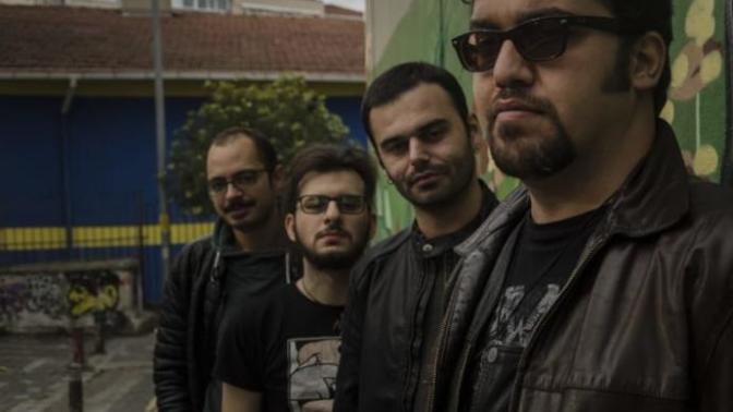 Kriz Masası Grubunun Gitaristi Ekrem Köksal ile Hoş Bir Söyleşi