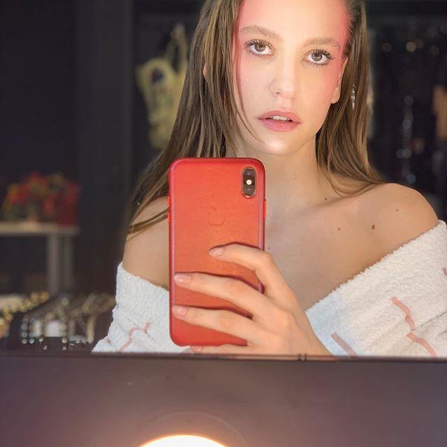 Serenay Sarıkaya Hastanelik Oldu! (Foto Haber)