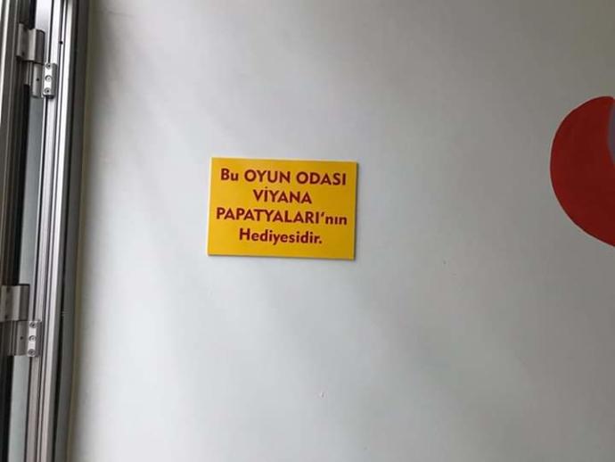 Bir Kadının Sanal Platformdan İnsanlığa Uzanan Öyküsü!