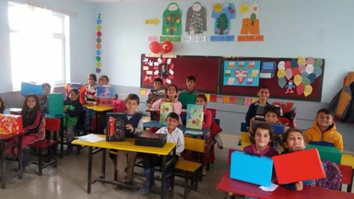 Bir Kadının Sanal Platformdan İnsanlığa Uzanan Öyküsü!