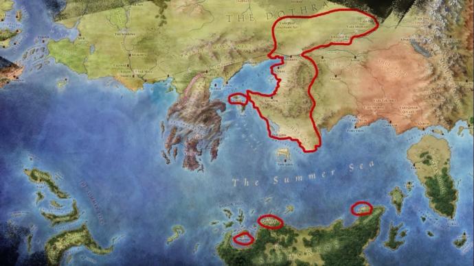 Haritada kırmızı ile işaretlenmiş bölge Ghiscari imparatorluğu ve kolonileridir. Hemen Batı'da Valyria yarımadası göze batar.