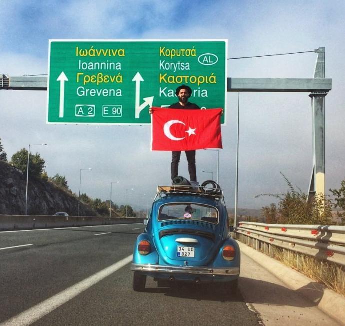 Hayallerim Olmadan Asla Diyen Genç Bir Adam: Simit Satıp Kazandığı Parayla Dünyayı Dolaşan Gezgin Derviş KizlarSoruyorda