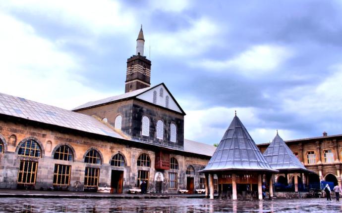 Tarih ve Kültür Şehri Diyarbakır'da Gezmek!