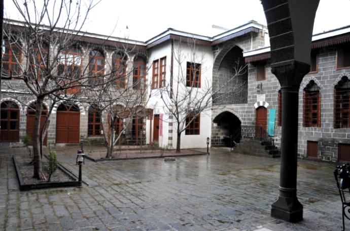 Tarih ve Kültür Şehri Diyarbakır'da Gezmek!