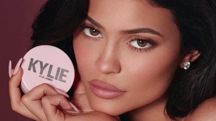 21 Yaşındaki Kylie Jenner