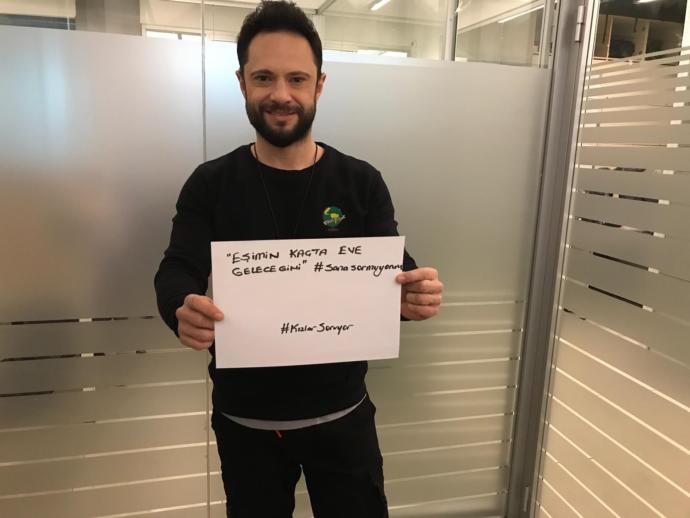 Kadınlar Günü'nde Cinsiyet Eşitsizliğine Dikkat Çeken Ünlüler #SanaSormuyorum Diyor!