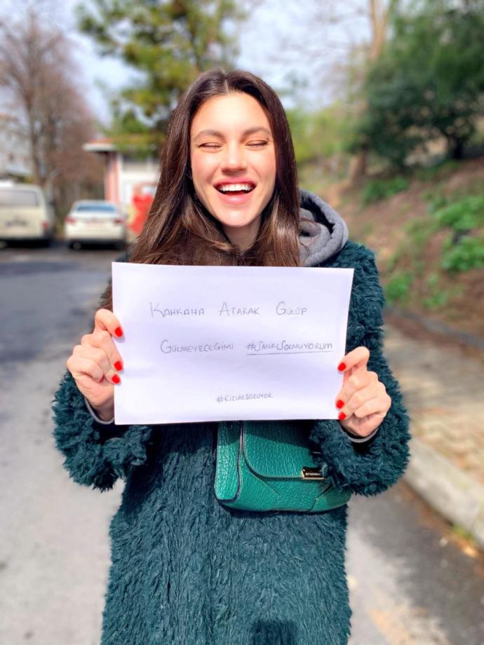 Kadınlar Günü'nde Cinsiyet Eşitsizliğine Dikkat Çeken Ünlüler #SanaSormuyorum Diyor!