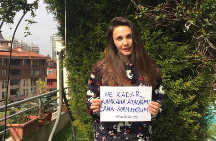 Kadınlar Günü'nde Cinsiyet Eşitsizliğine Dikkat Çeken Ünlüler #SanaSormuyorum Diyor!