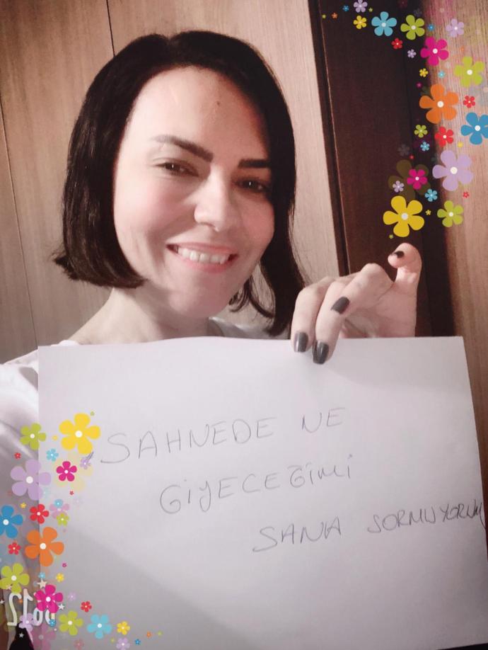 Kadınlar Günü'nde Cinsiyet Eşitsizliğine Dikkat Çeken Ünlüler #SanaSormuyorum Diyor!