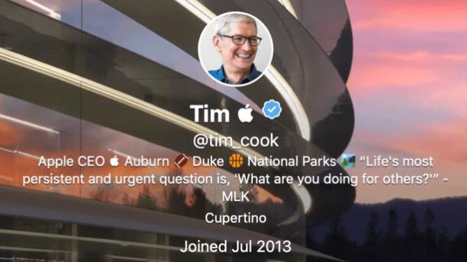 Trump Apple CEO'su Tim Cook'a "Tim Apple" Dedi ve Gündemi Altüst Etti