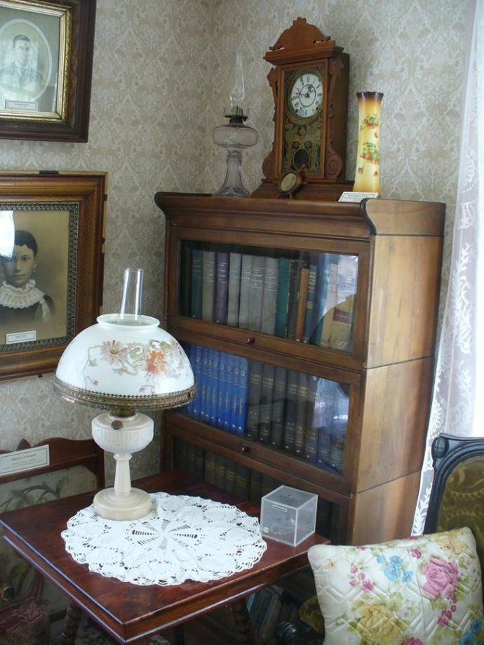 10 Yıldır Victoria Dönemindeymiş Gibi Yaşayan Tarih Kokulu Güzel Çift!