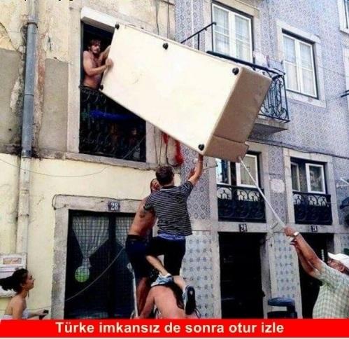 Güldüren ve Düşündüren Başka Ülkede Yaşayamam Capsleri